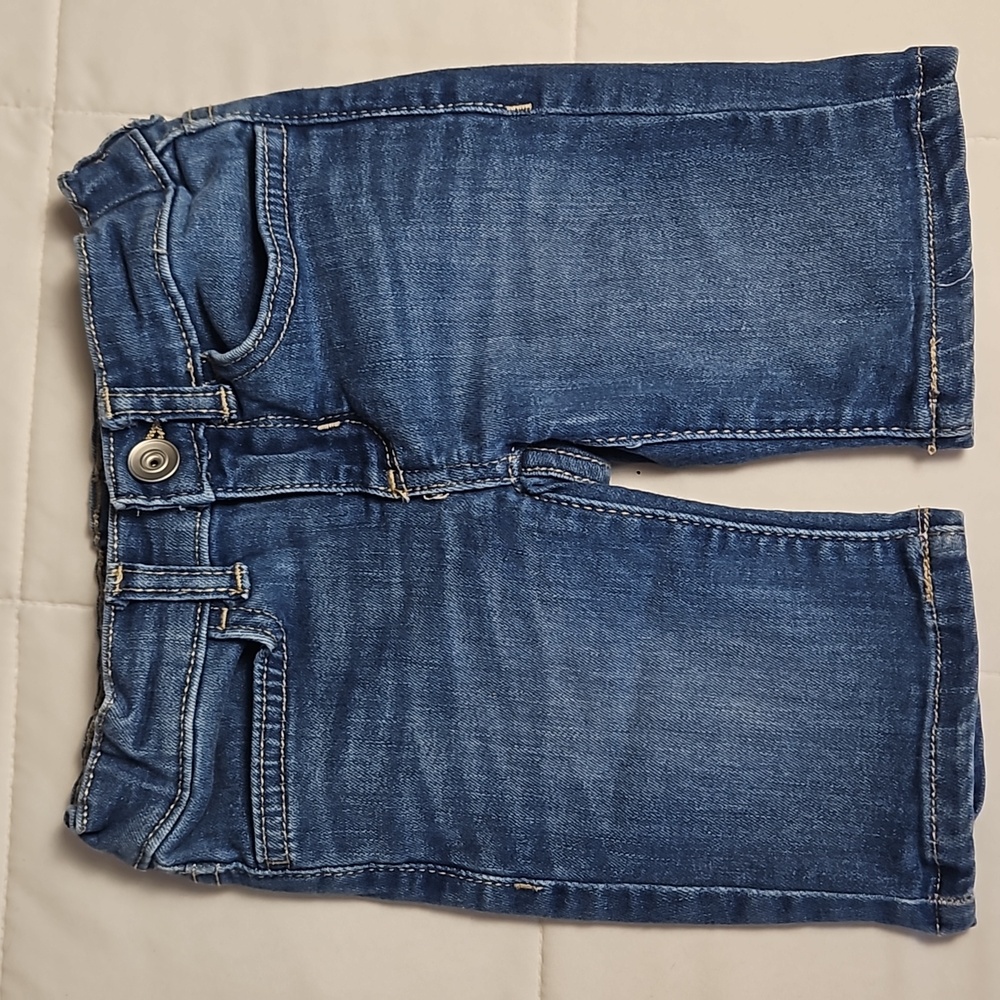 Girl's Denim Bermuda/Skimmer Jeans Shorts Size 4 Light Wash Blue T8